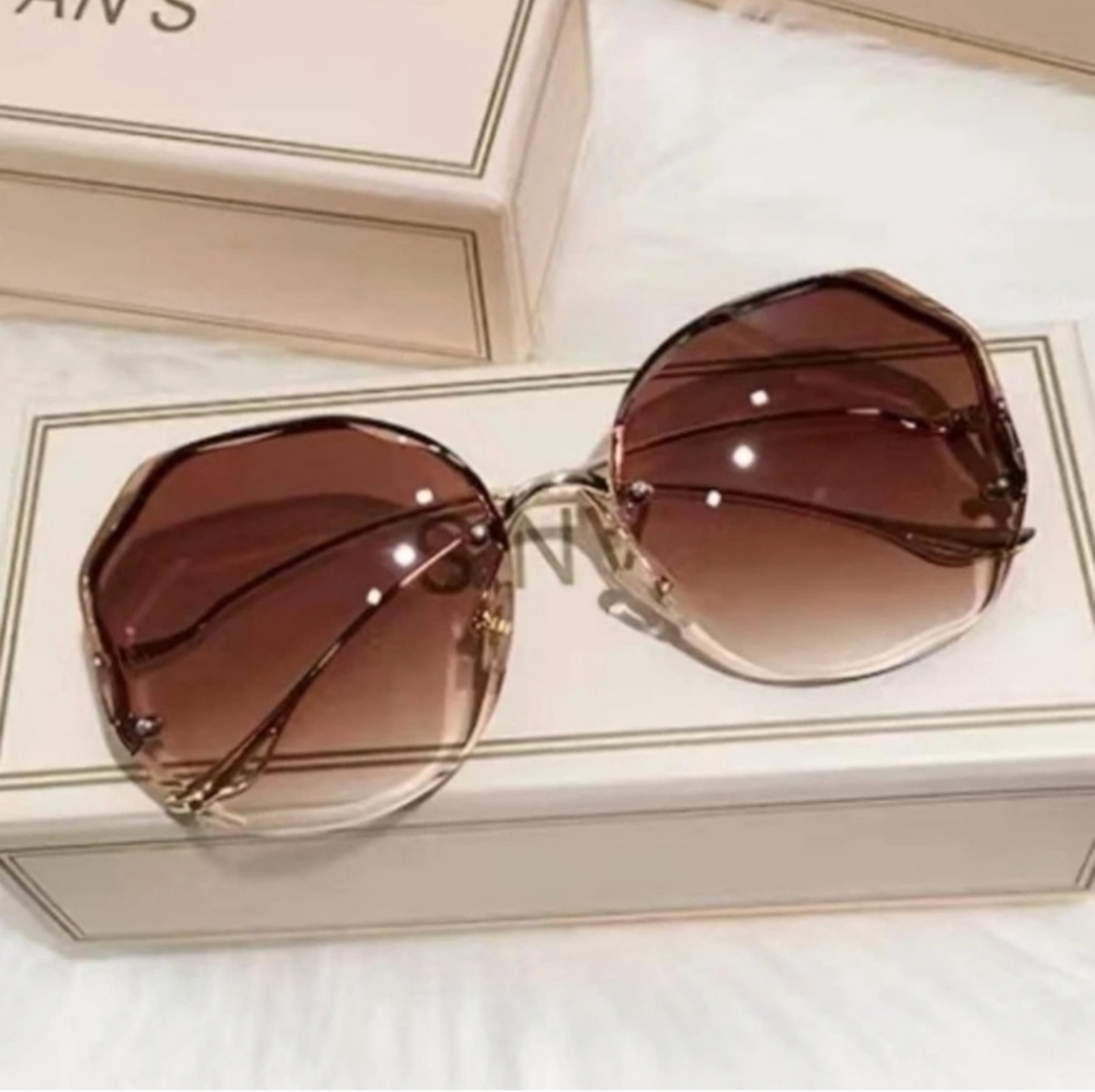 Retro Gradient Sunglasses ✨️ - Picture 3 of 3
